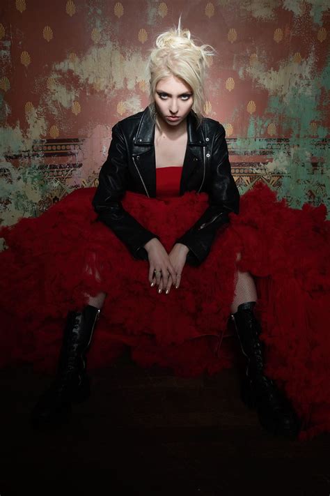 Taylor Momsen Of The Pretty Reckless On Her Battle Cry For Life Death