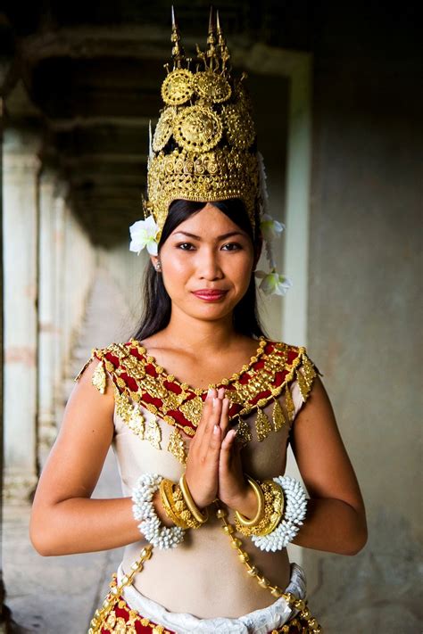 Cambodian Dancer At Angkor Wat Premium Photo Rawpixel