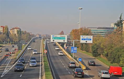 Autostrada Urbana A Milano Italia Immagine Stock Immagine Di Italia