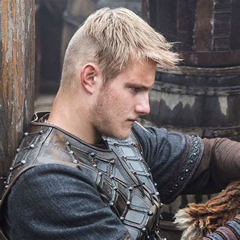 Whether or not this hairstyle combines viking with elf fashion is anybody's guess. 49 Badass Viking Hairstyles For Rugged Men (2020 Guide ...