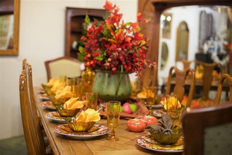 The most elegant & easy diy thanksgiving table settings, decor and tablescapes. 8 Elegant Thanksgiving and Holiday Table Settings | High ...