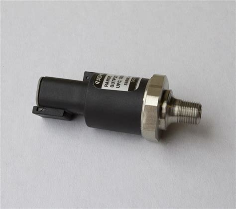 Auto Meter 3279 Fitting Snubber Adapter 18 Npt Female To 18 Npt