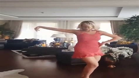 Periscope Girl In Sensual Dance Youtube
