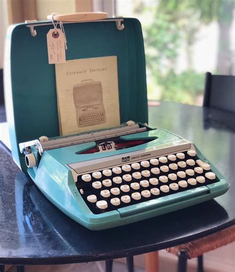 1960s Smith-Corona Corsair Deluxe Typewriter : vintage