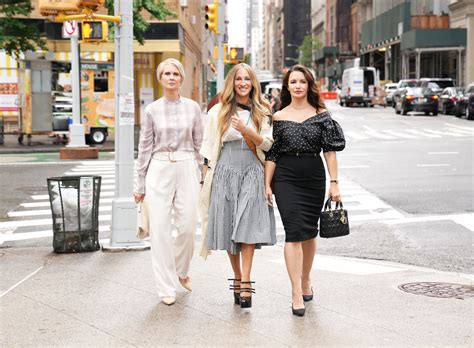 trailer watch sarah jessica parker and pals return in sex and the city revival and just like that