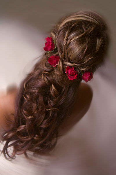 See more ideas about indian hairstyles, indian wedding hairstyles, indian bridal hairstyles. 50+ Stunning Ways to Wear Flowers in Your Hair | Long hair ...