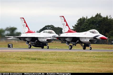 This multirole fighter aircraft is equipped with a pratt and whitney turbofan engine and an afterburner that enables the aircraft to easily speed out of. Photos: USAF Thunderbirds (F-16 Fighting Falcon ...