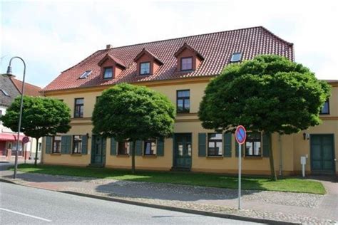 45 sqm large apartment is on the ground floor. Senioren Mehrfamilienhäuser in Schwaan - Seniorenresidenz ...