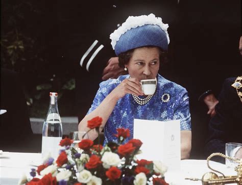 How Does Queen Elizabeth Take Her Tea Popsugar Celebrity