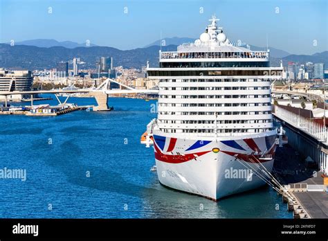 P And O Iona Cruise Ship At Moll Adossat Barcelona Cruise Terminal