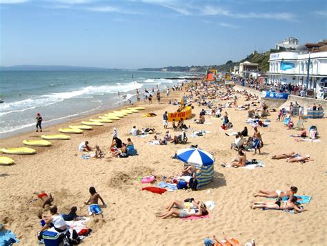 We are a bournemouth based tour company offering a range of high quality sightseeing tours across dorset, hampshire and neighbouring… Bournemouth Beach | Bournemouth Beach, Dorset | Jon Combe ...