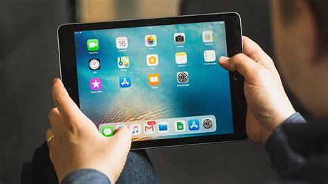 Apple Ipad 2018 Review Still Outperforms Every Android Tablet