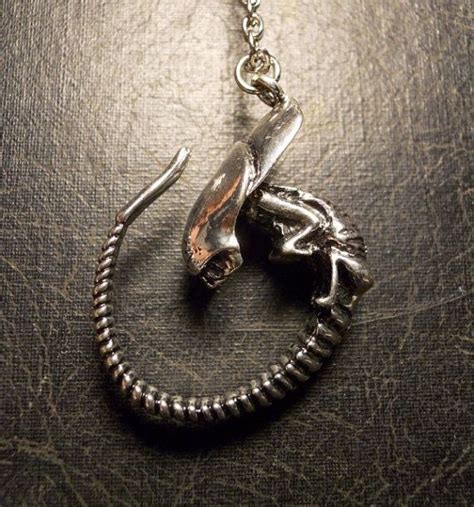 Aliens Xenomorph Pendant Necklace Free Shipping Pretty Jewellery Cute Jewelry Weird Jewelry