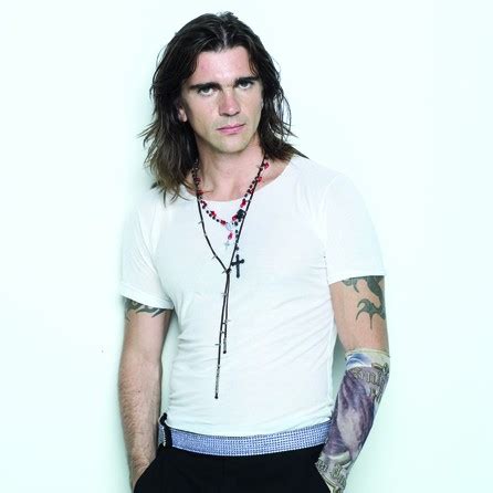 In 2005, a 'tour edition' of the album was released. Juanes - Mi Sangre 2005 - 2 - Bild/Foto - Fan Lexikon