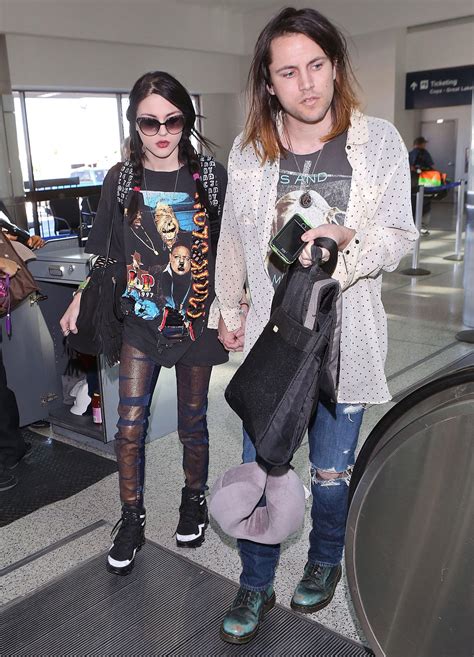 Report Frances Bean Cobain Is Officially Single But Is Fighting Ex For