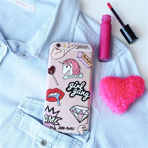 • qualità superiore e stampe resistenti all'usura • protegge i lati e la parte posteriore del. Love this! Patches (com imagens) | Capas de celular, Capas ...