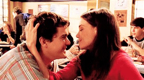 Like Why Didnt We Kiss People In The Cafeteria Like This In High