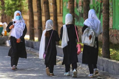 دانش‌آموزان دختر در پروان به‌دلیل بسته‌ماندن مکتب‌های‌شان به مدرسه‌های
