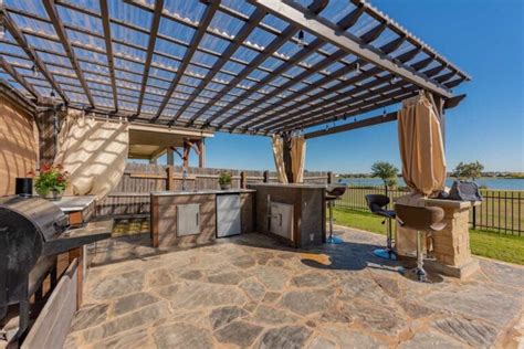 Outdoor Kitchen Pergola Buying Guide And 6 Gorgeous Ideas