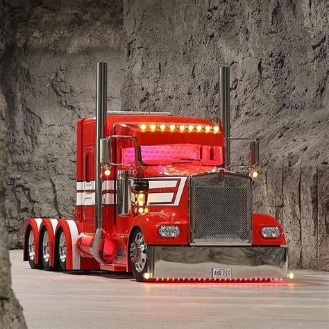 Custom Monster Jam Trucks Customtrucks In 2020 Big Rig Trucks