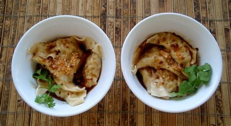 Traditional Chinese Recipes Hong You Chao Shou Dumplings In Hot Oil