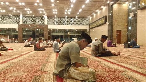 Apa Saja Yang Dilakukan Selama Iktikaf Di Masjid Pada 10 Hari Terakhir