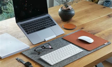 6 Best Vertical Laptop Stands For Desk