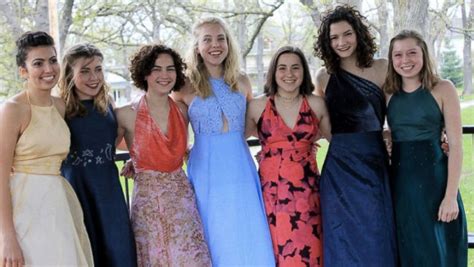 Wisconsin High School Junior Makes Prom Dresses For 6 Of Her Friends