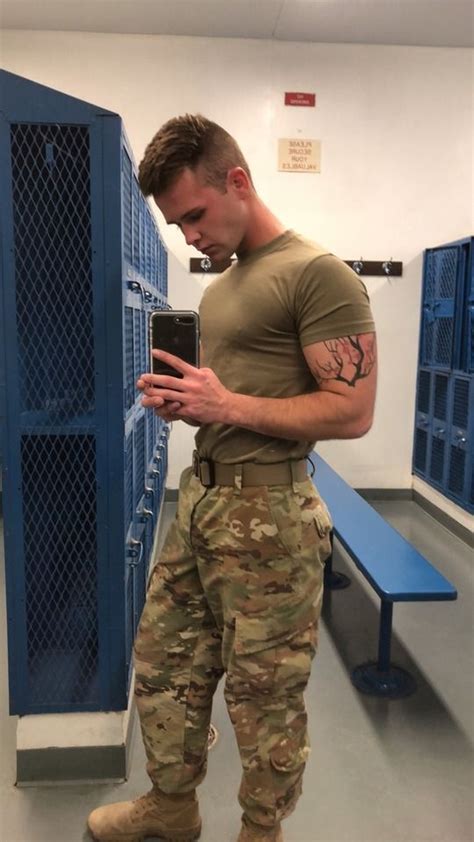 Pin By Ward On Military Hot Army Men Men In Uniform Military Muscle Men