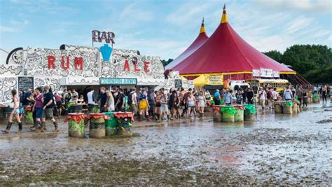 A Muddy Start To Glastonbury Festival 2016 Nz