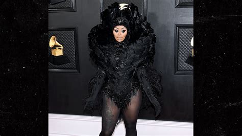 Blac Chyna S Mom Tokyo Toni Rips Her Grammy Awards Dress