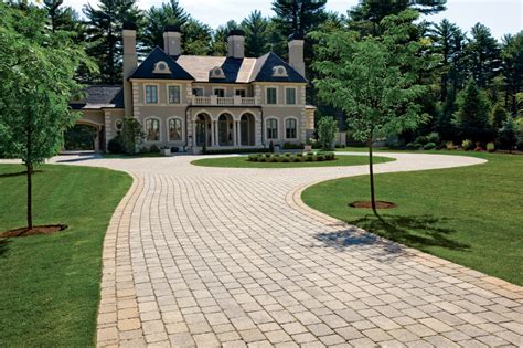 50 Best Driveway Ideas To Improve The Appeal Of Your House In 2020