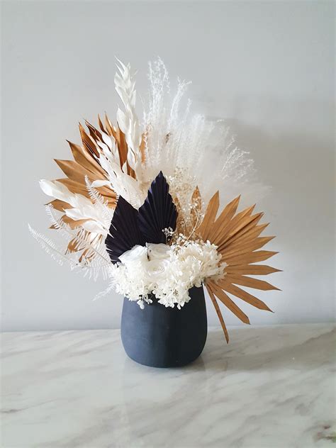 How to preserve dried flowers forever. Black white and gold dried flower arrangement | Dried ...