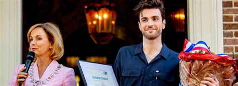 Duncan laurence instagram live (part 1) 22/03/2020. Songfestival-winnaar Duncan Laurence alsnog gehuldigd ...