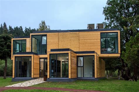 Olkeh karena itu jika ingin membuat rumah terlihat bagus desain teras rumah kombinasi warna cat rumah biru muda cerah dengan perpaduan warna yang elegan dan cantik. Warna Rumah Kayu Yang Cantik - Besar