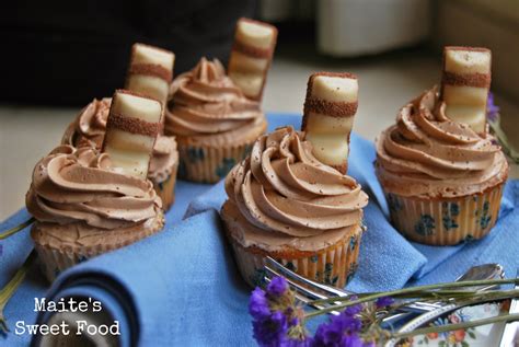 cupcakes super esponjosos de vainilla con el mejor buttercream de chocolate con leche y un toque