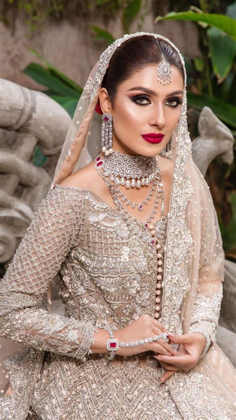 Ayeza Khan Looks Stunning In Latest Bridal Shoot Reviewitpk