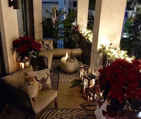 33 Inspiring Christmas Apartment Balcony Decor Ideas You Should Copy