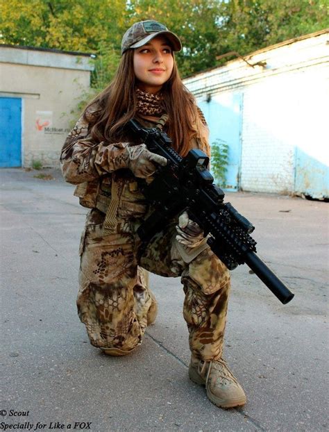 ピュアなロシア美少女がネットで人気 銃と軍服が好き 中国網 日本語