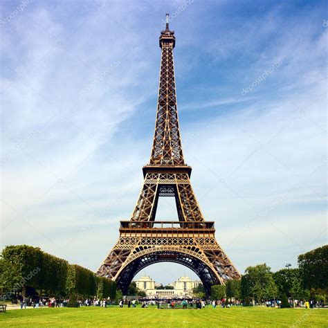 Paris The Eiffel Tower — Stock Photo © Andyphotoland 10531356