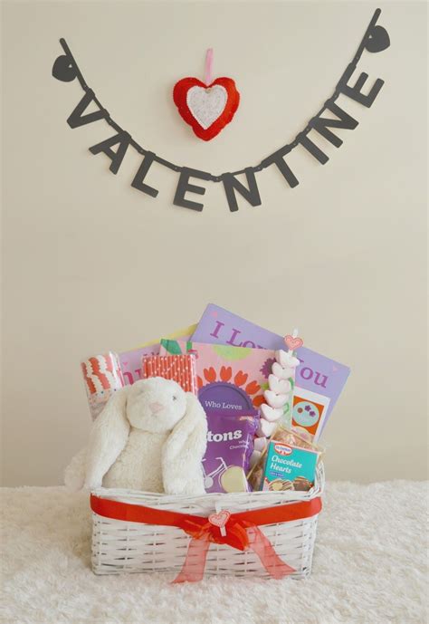Valentines Day T Basket For Children ♥ Baby Valentines Ts
