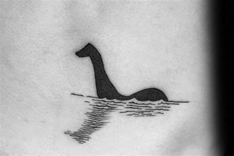 30 Loch Ness Monster Tattoo Designs Für Männer Mythologische Kreatur