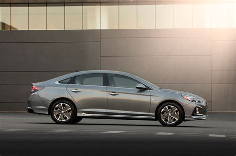 In the fourth year of the sonata's seventh generation, which. 2018 Hyundai Sonata Hybrid and PHEV Efficiently Debut in ...