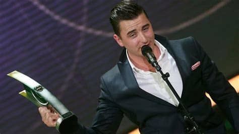 Ebay verkaufen hier 3 andreas gabalier festival karten, block a versand gegen aufpreis möglich. Der Volks-Rock'n'Roller - Gabalier - Die Volks-Rock'n'Roll ...