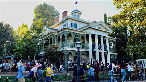 The Haunted Mansion At Disneyland Complete Ride Experience In 4k Disneyland Resort Anaheim