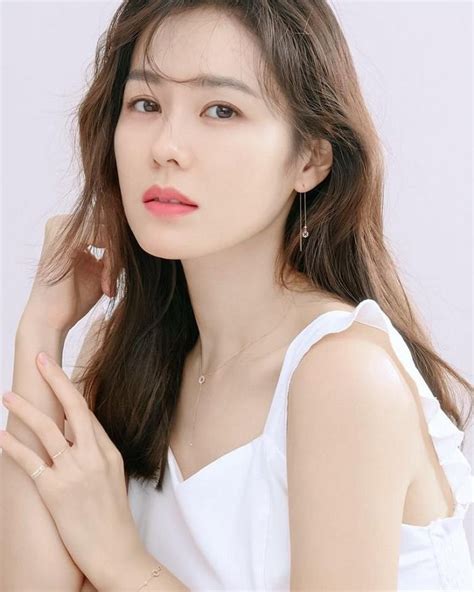 son ye jin picture 손예진 hancinema