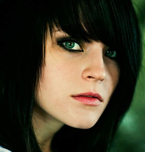 Green Eyes Dark Hair Hair Colour For Green Eyes Girl With Green Eyes Black Hair Beautiful