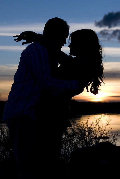 silhouette of romantic couple by cindy singleton couple silhouette romantic pictures