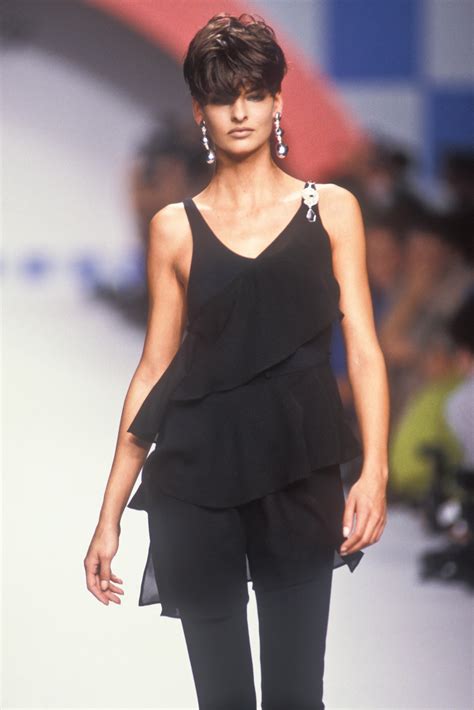 Linda Evangelista Karl Lagerfeld Runway Show 1991