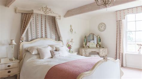 Making bedroom, they often prefer elegant lines. 17 romantic French-style bedroom ideas | Real Homes